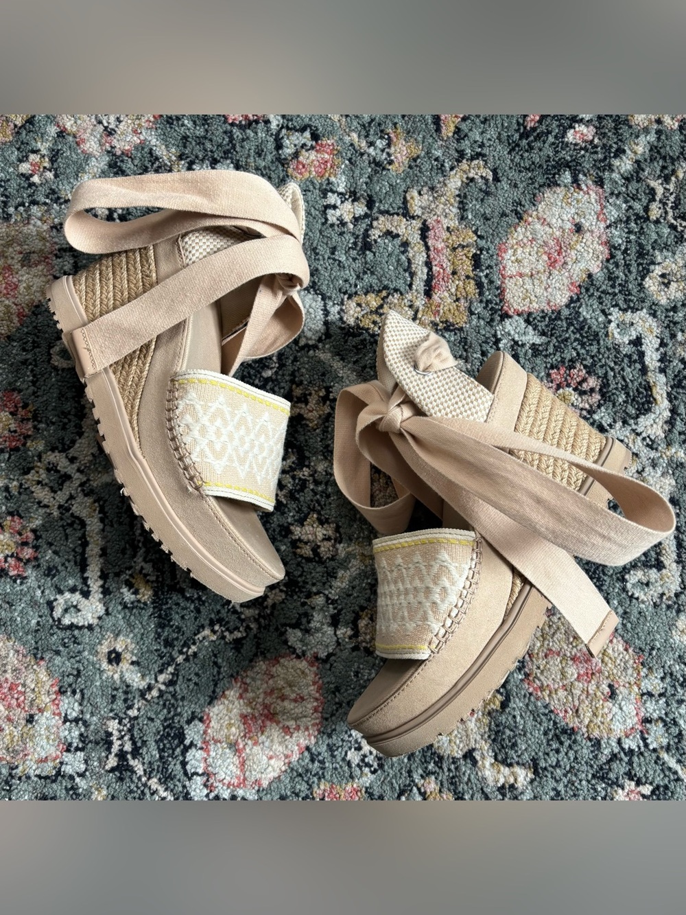 UGG Abbot Ankle Wrap Wedge Sandals in Driftwood Sz 9.5